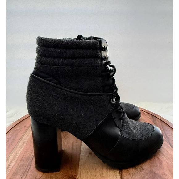 Antonio Melani Boots Women's Size 9 Black Gray Block Heel Lace Up Ankle Lug Sole - Picture 1 of 13